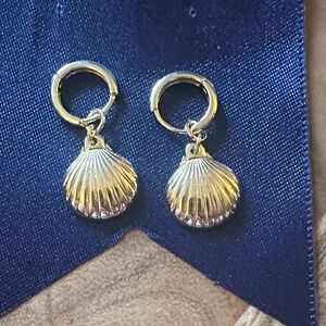 ❤️FINAL❤️ Shell Hoop Earrings